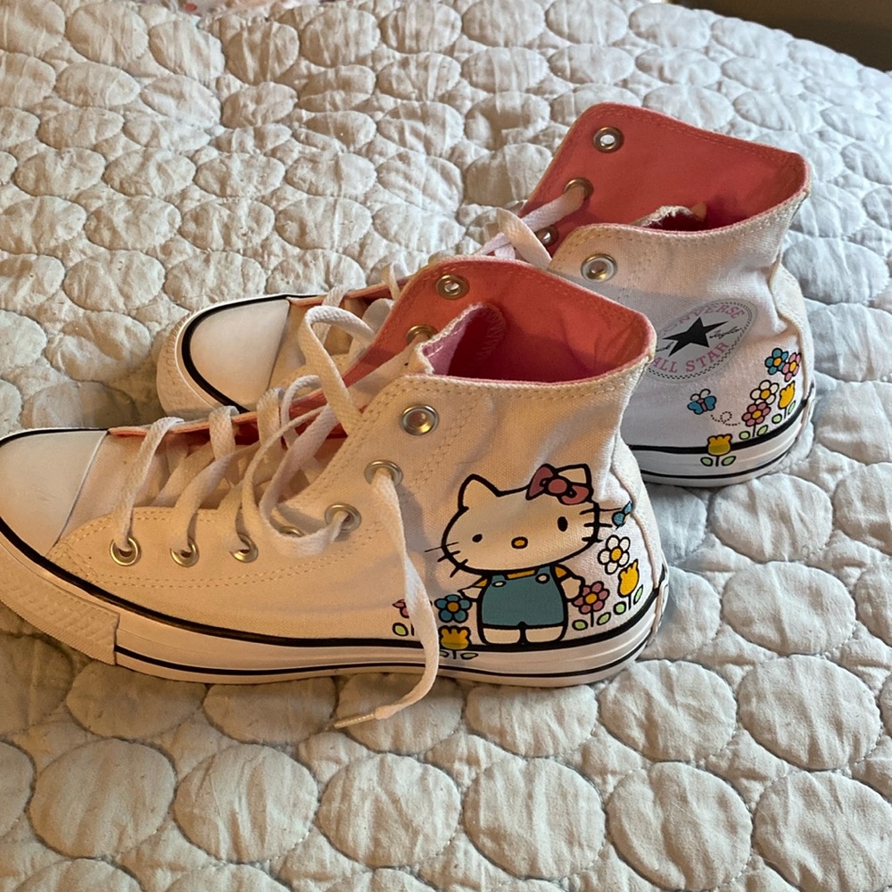 Converses Hello Kitty shoes